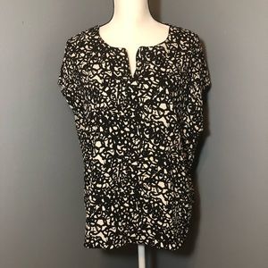 Ann Taylor b/w cap sleeve, Size L